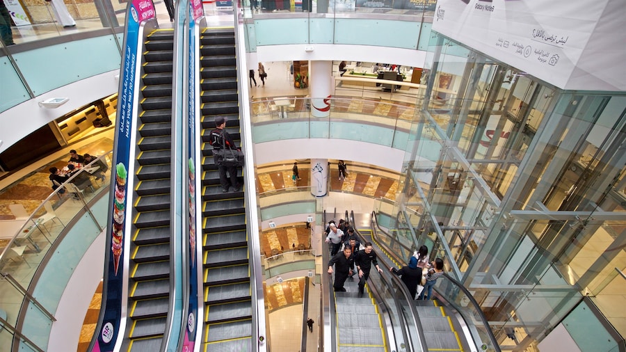 TAJ Mall som visar interiörer och shopping