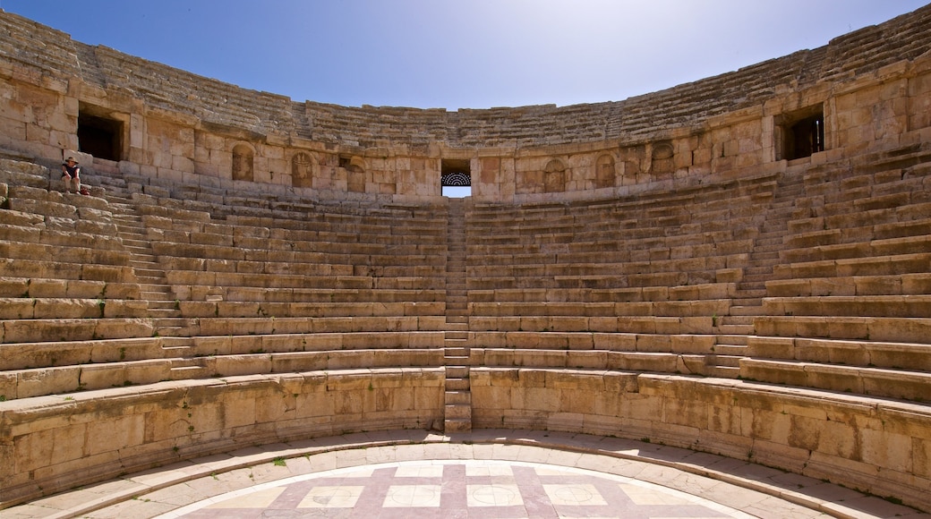 Jerash featuring theatre scenes and heritage architecture