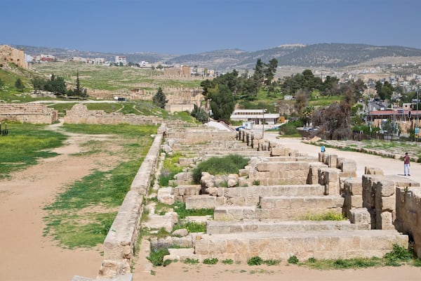 Hippodrome showing heritage architecture, tranquil scenes and a ruin