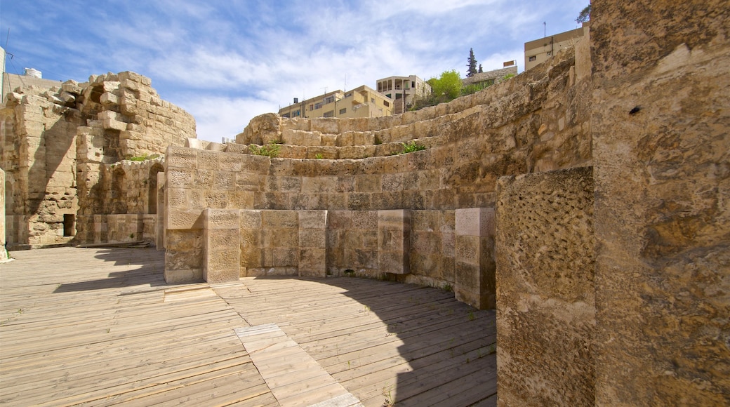 Nymphaeum showing a ruin