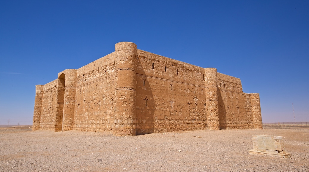Chùteau Qasr Kharana qui includes patrimoine architectural et vues du désert