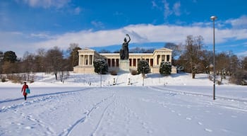 Ruhmeshalle showing snow, heritage architecture and a statue or sculpture