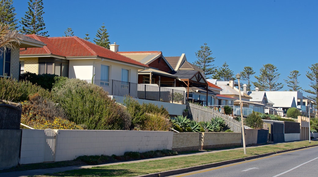 Grange Beach which includes a house