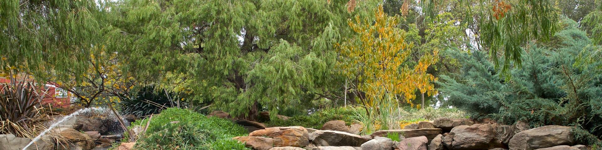 Veale Gardens which includes a park