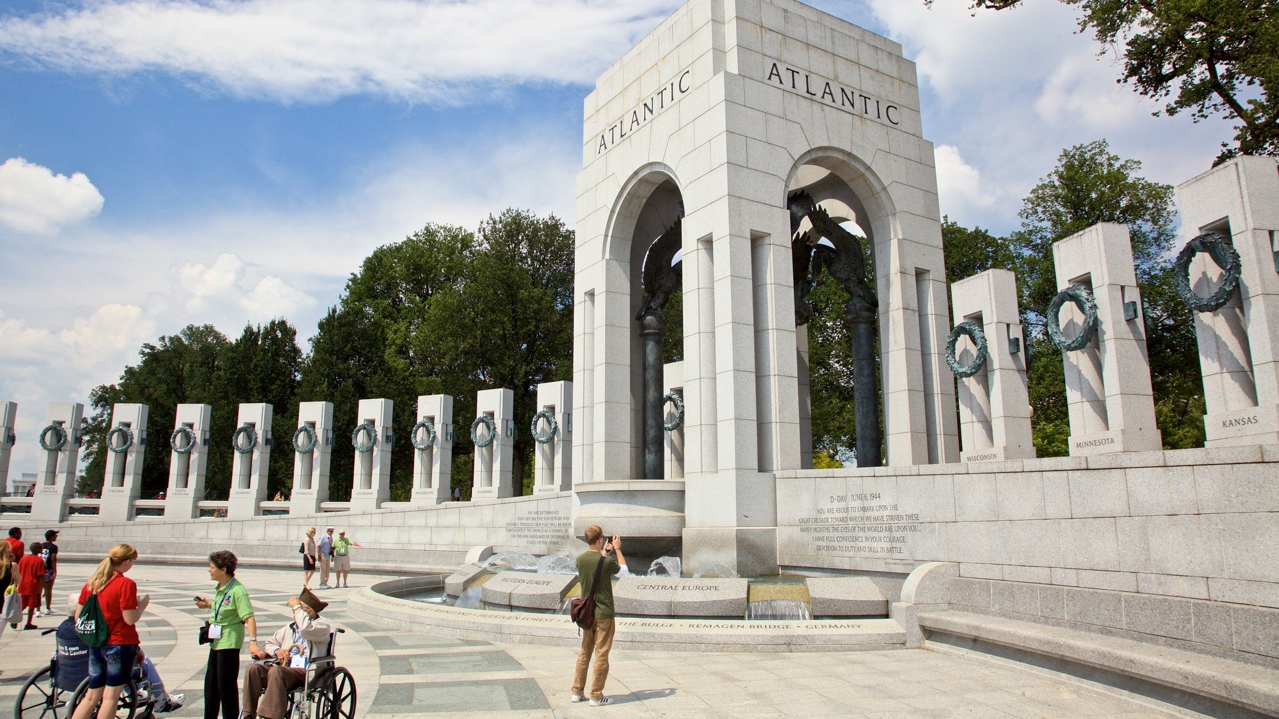 第二次世界大戦記念碑 (ノースウェスト) - ツアーと