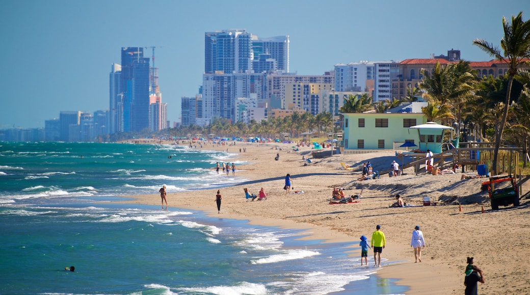 Dania Beach which includes a beach, general coastal views and a coastal town