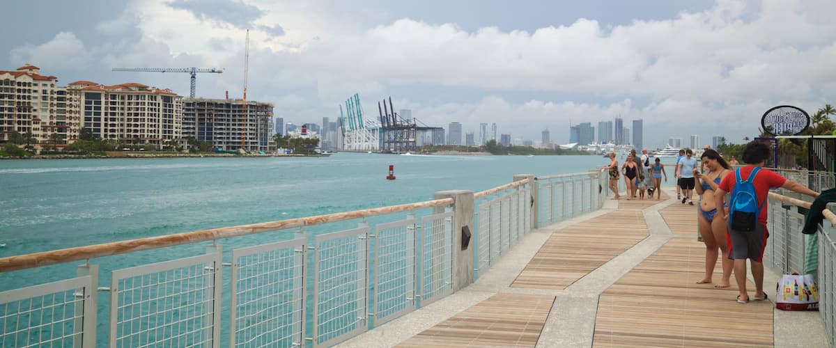 South Pointe Park showing a river or creek