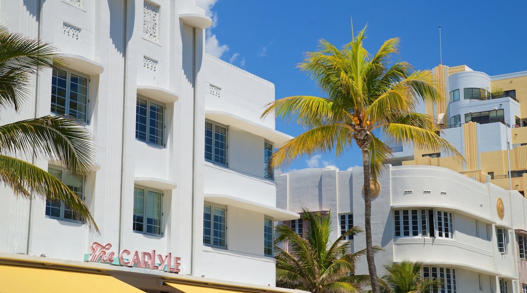 Ocean Drive showing signage