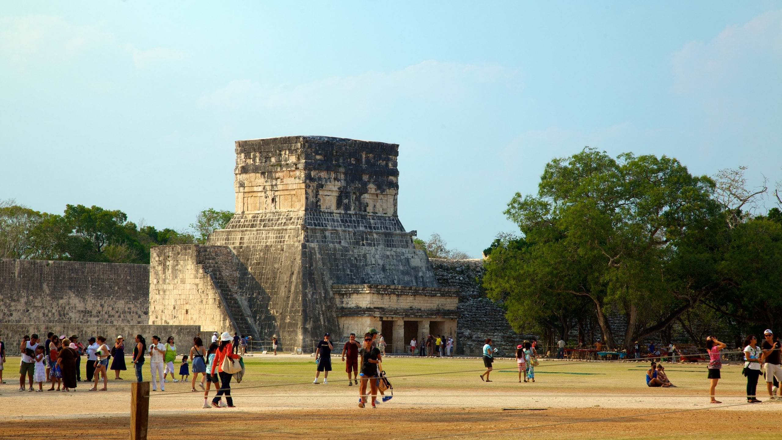 Chichen Itza - Valladolid showing a temple or place of worship and a park