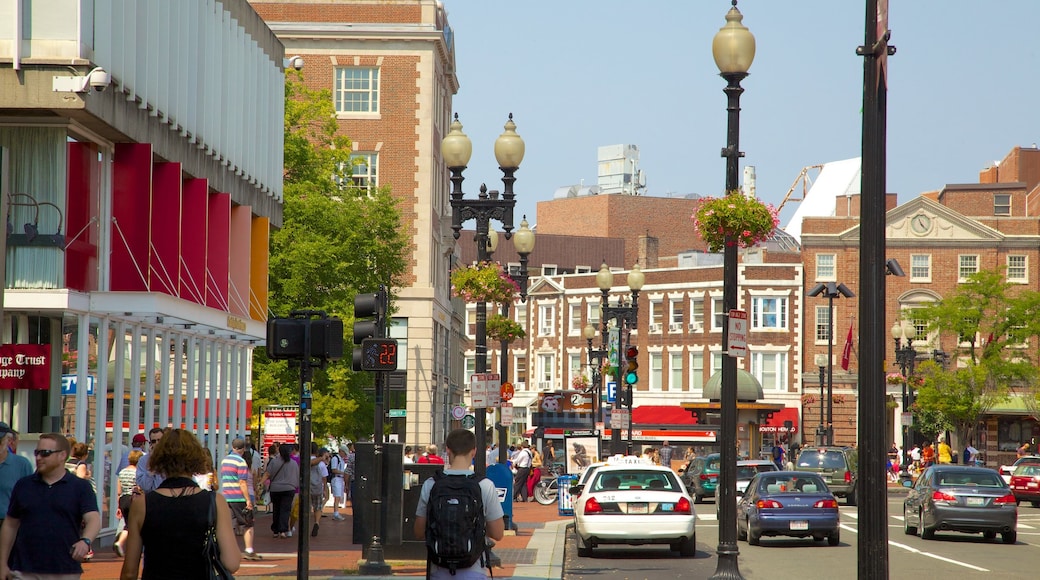 Cambridge caracterizando uma cidade e cenas de rua