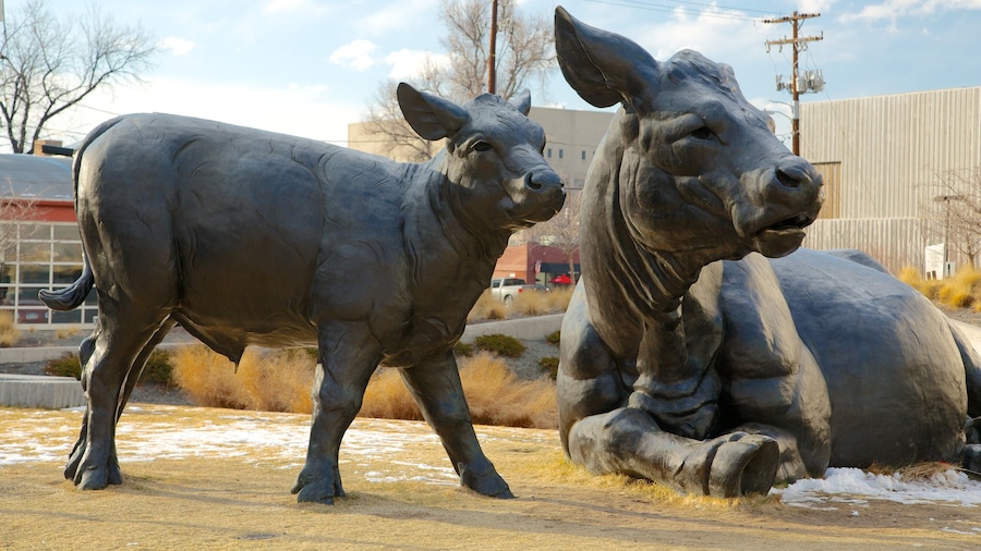 Golden Triangle showing a statue or sculpture and outdoor art