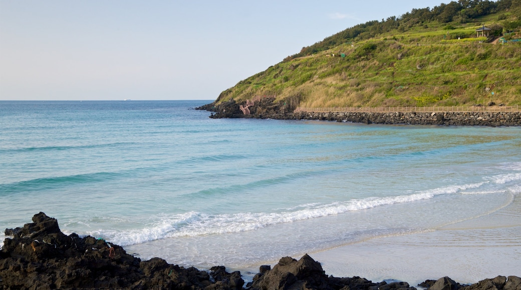 Hamdeok Beach