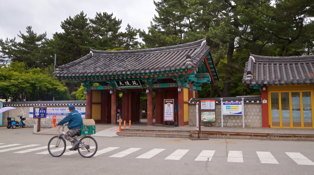 Tumbas reales de Daereungwon