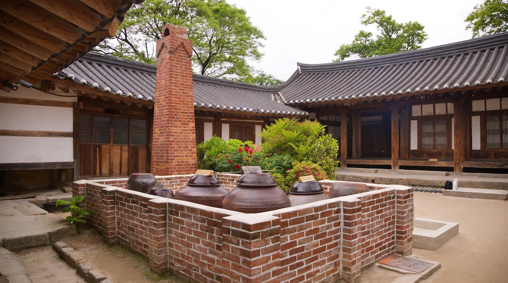 Gyeongju Gyochon Traditional Village which includes heritage elements