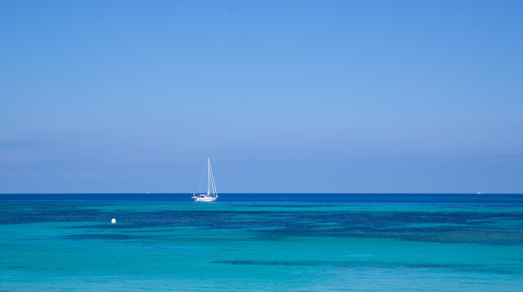 La Fossa Beach which includes general coastal views and sailing