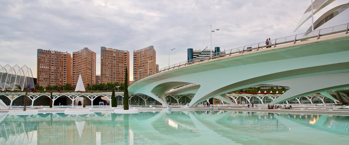 Camins al Grau showing a pool