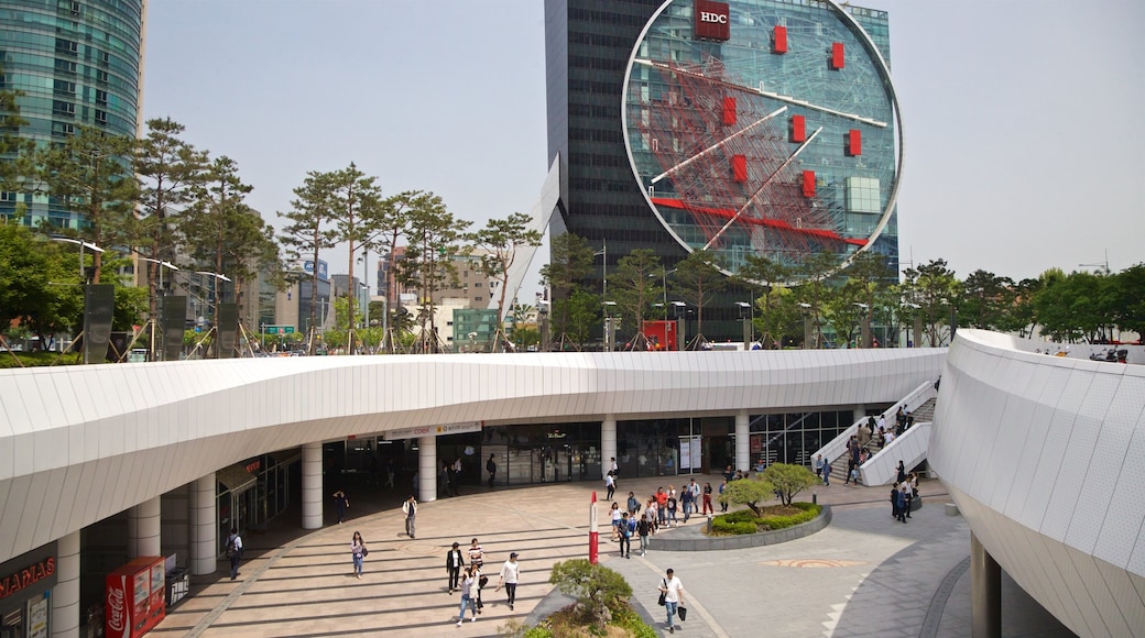 Gangnam showing modern architecture