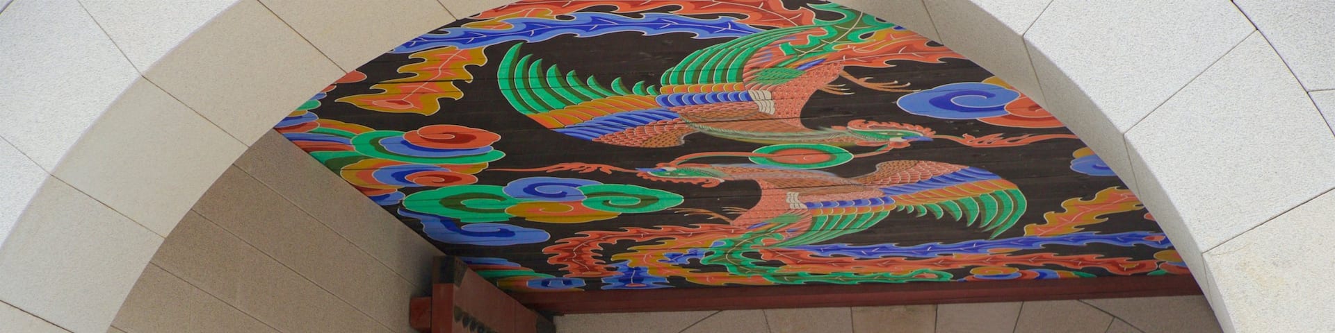 Gwanghwamun which includes art