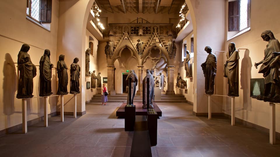 L\'Oeuvre Notre Dame Museum featuring a statue or sculpture, religious elements and heritage elements