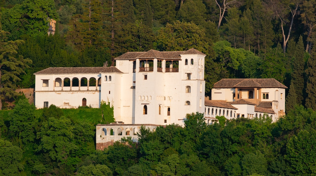 Granada showing a house and heritage architecture