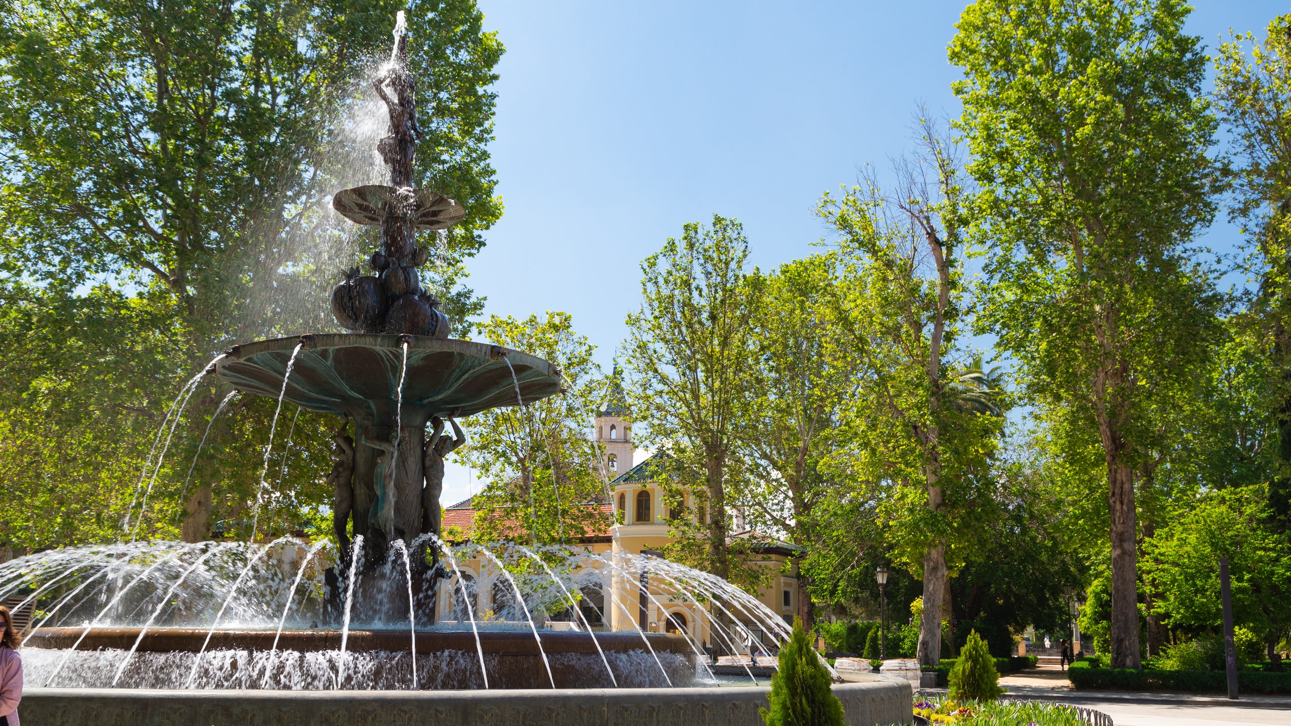 Zaidin showing a fountain