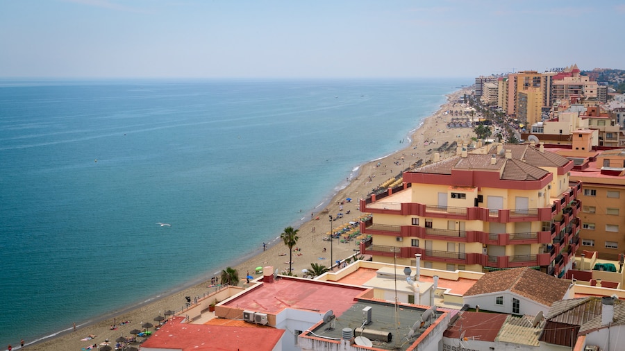 Fuengirola Beach featuring general coastal views, a coastal town and landscape views