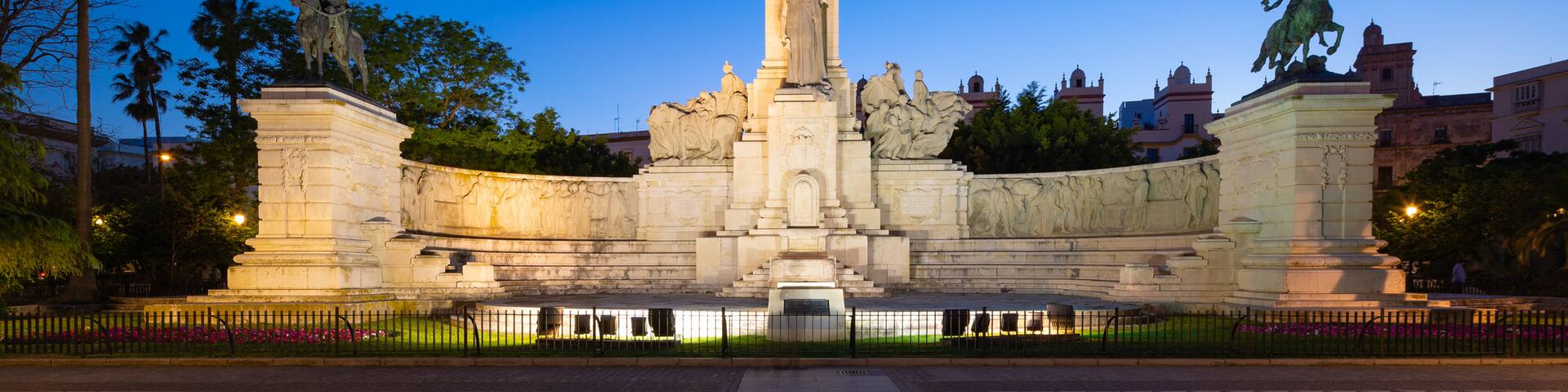 Monument to the Constitution of 1812 showing night scenes