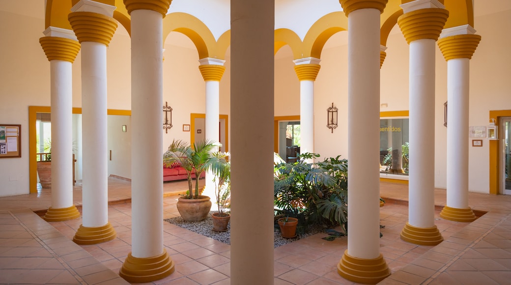 La Estancia Golf which includes interior views