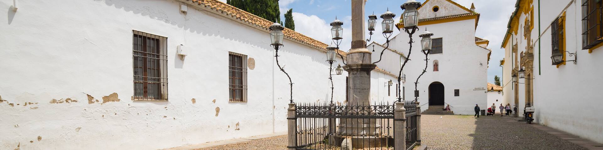Cristo de los Faroles featuring religious aspects
