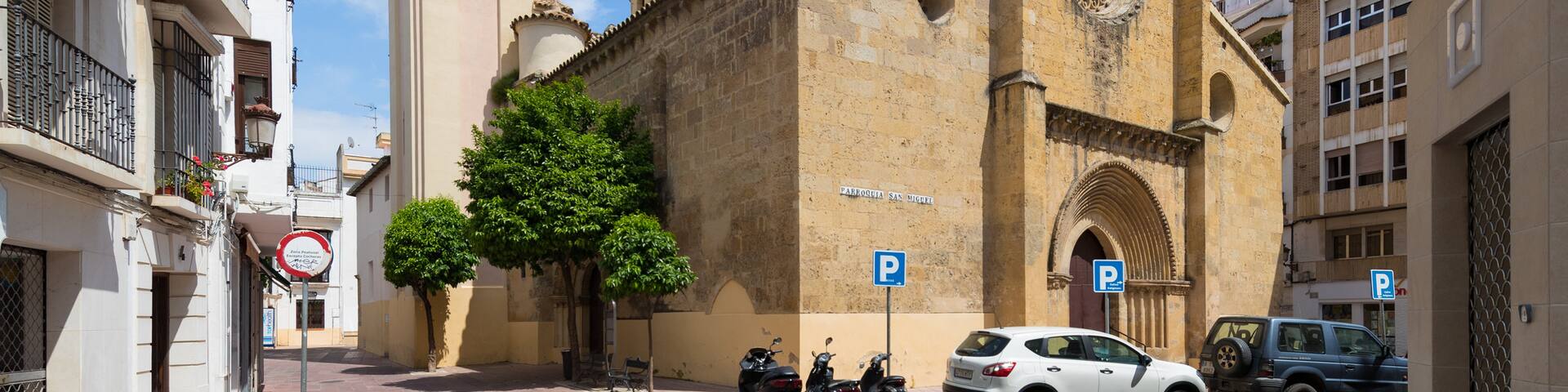 San Miguel Church which includes heritage architecture and a church or cathedral