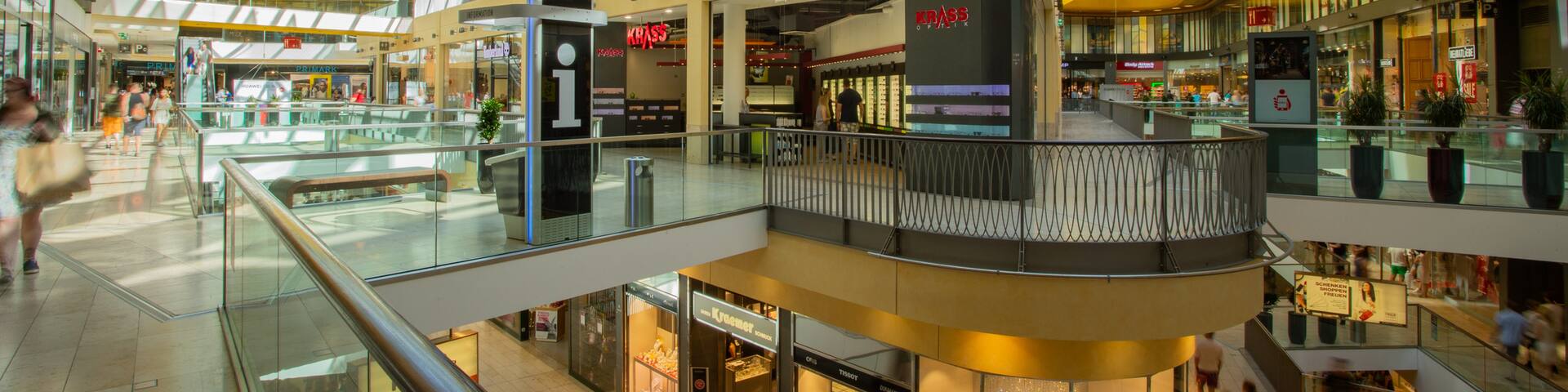 Thier-Galerie showing shopping and interior views