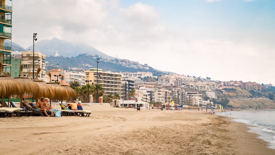 Torreblanca Beach showing a coastal town, general coastal views and a sandy beach