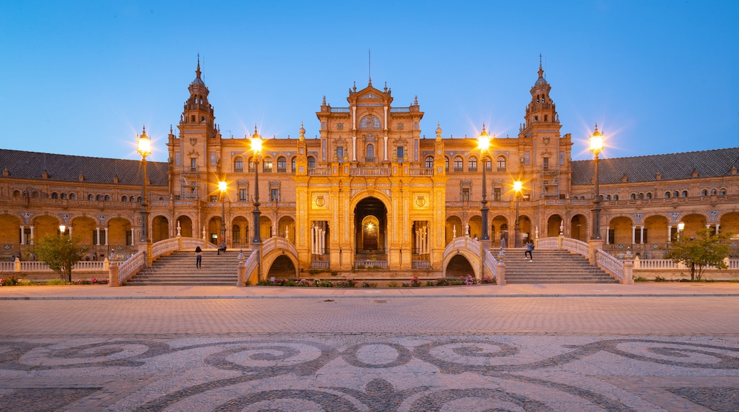 Plaza de Espana featuring heritage architecture and night scenes