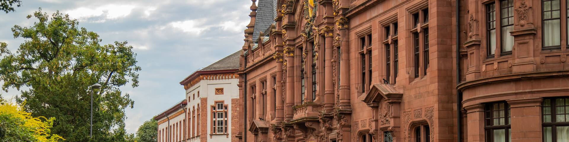 Universitätsbibliothek which includes heritage architecture and a city