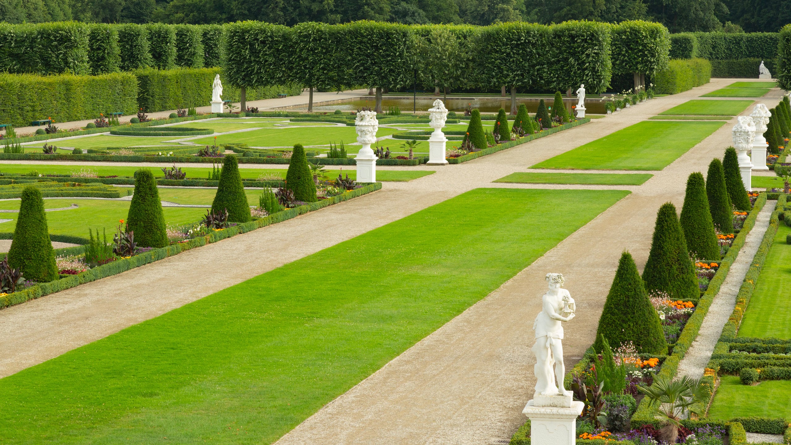赫倫豪森-斯托肯海恩豪森王家花園熱門旅遊景點: 2026 海恩豪森王家花園觀光景點推薦| Expedia.com.tw