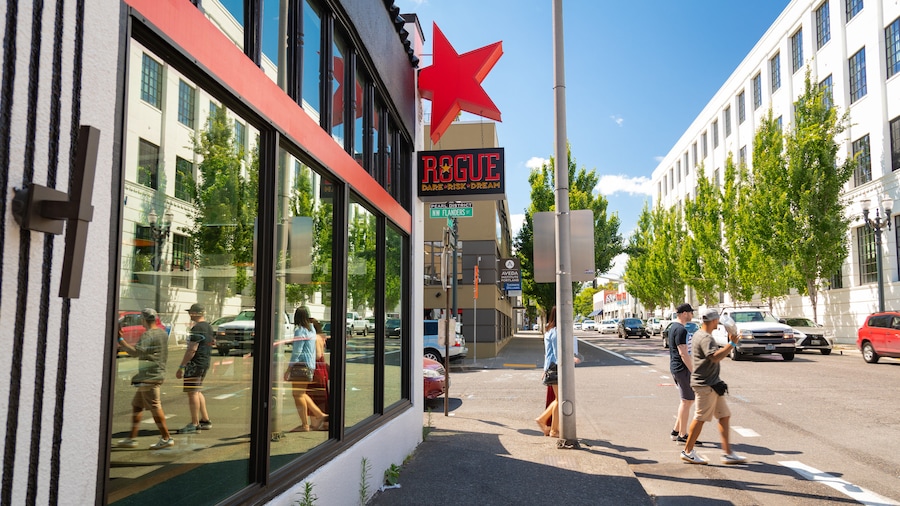 Rogue Distillery and Public House (Destillerie und Pub)