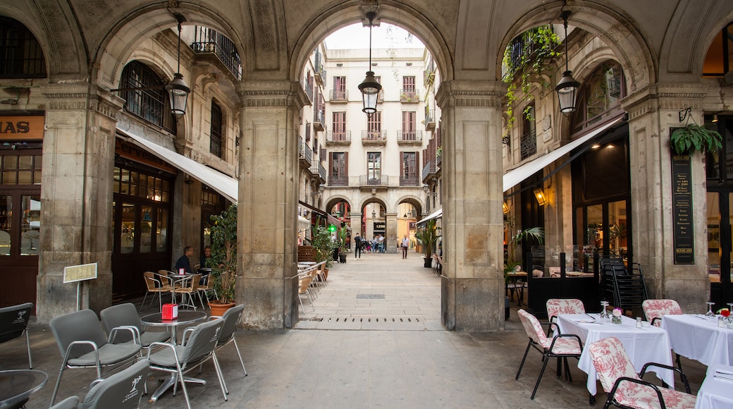 Quảng trường Plaça Reial