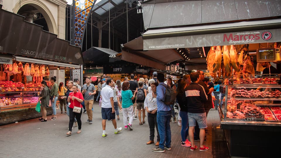 Boqueria Market which includes markets, food and street scenes