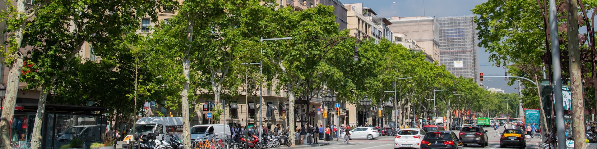 Passeig de Gracia which includes a city