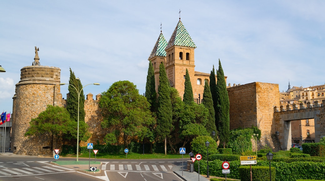 Puerta Bisagra City Gate featuring heritage architecture