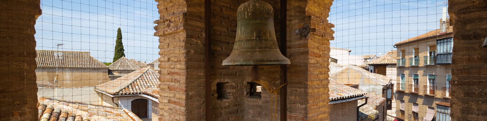 Church of El Salvador featuring interior views and heritage elements