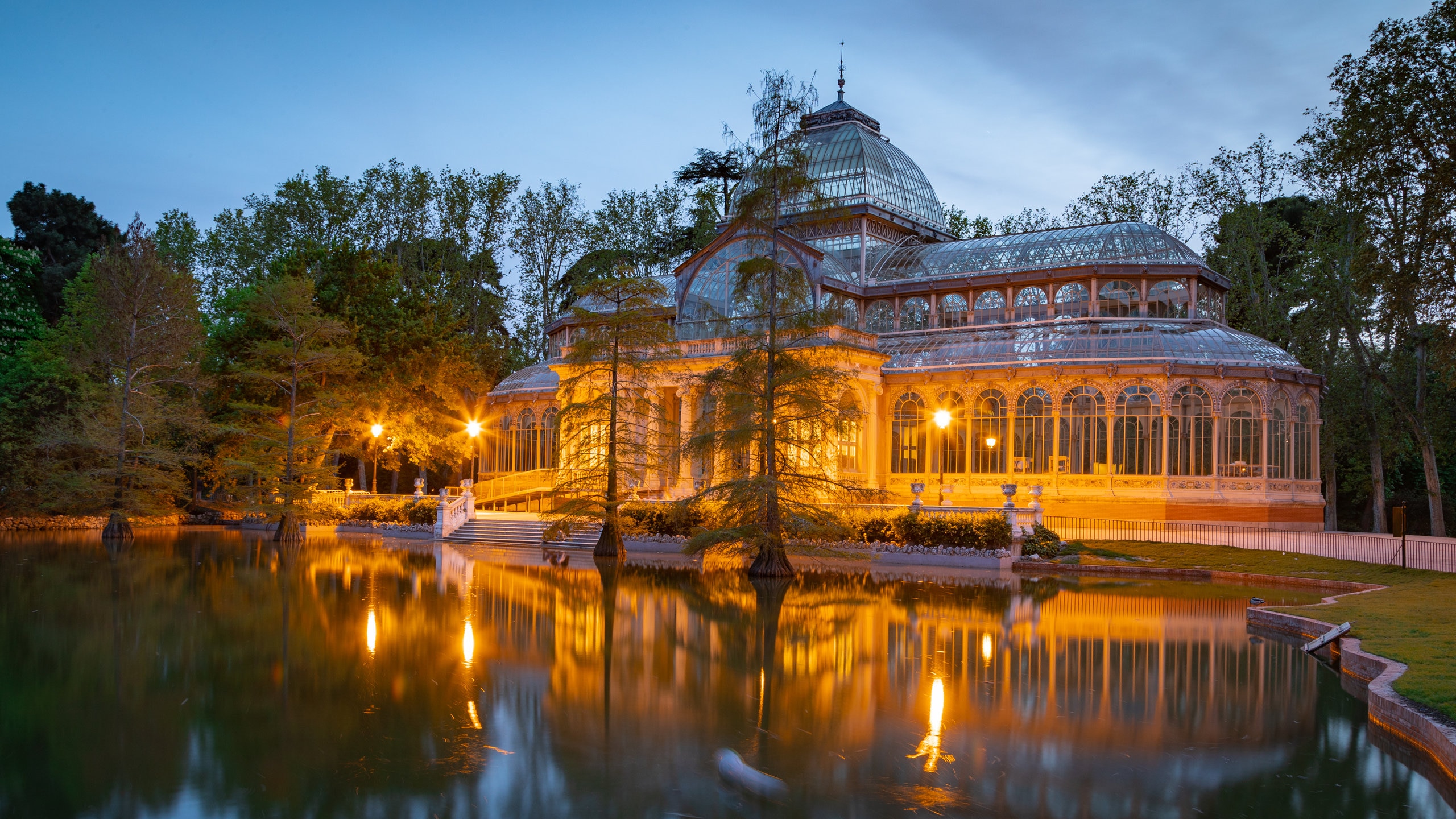 Retiro Park - One of Madrid's largest and liveliest parks