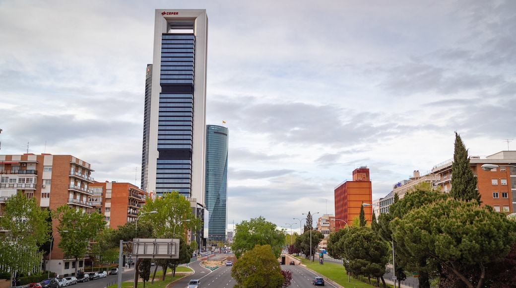 Plaza de Castilla showing a skyscraper and a city