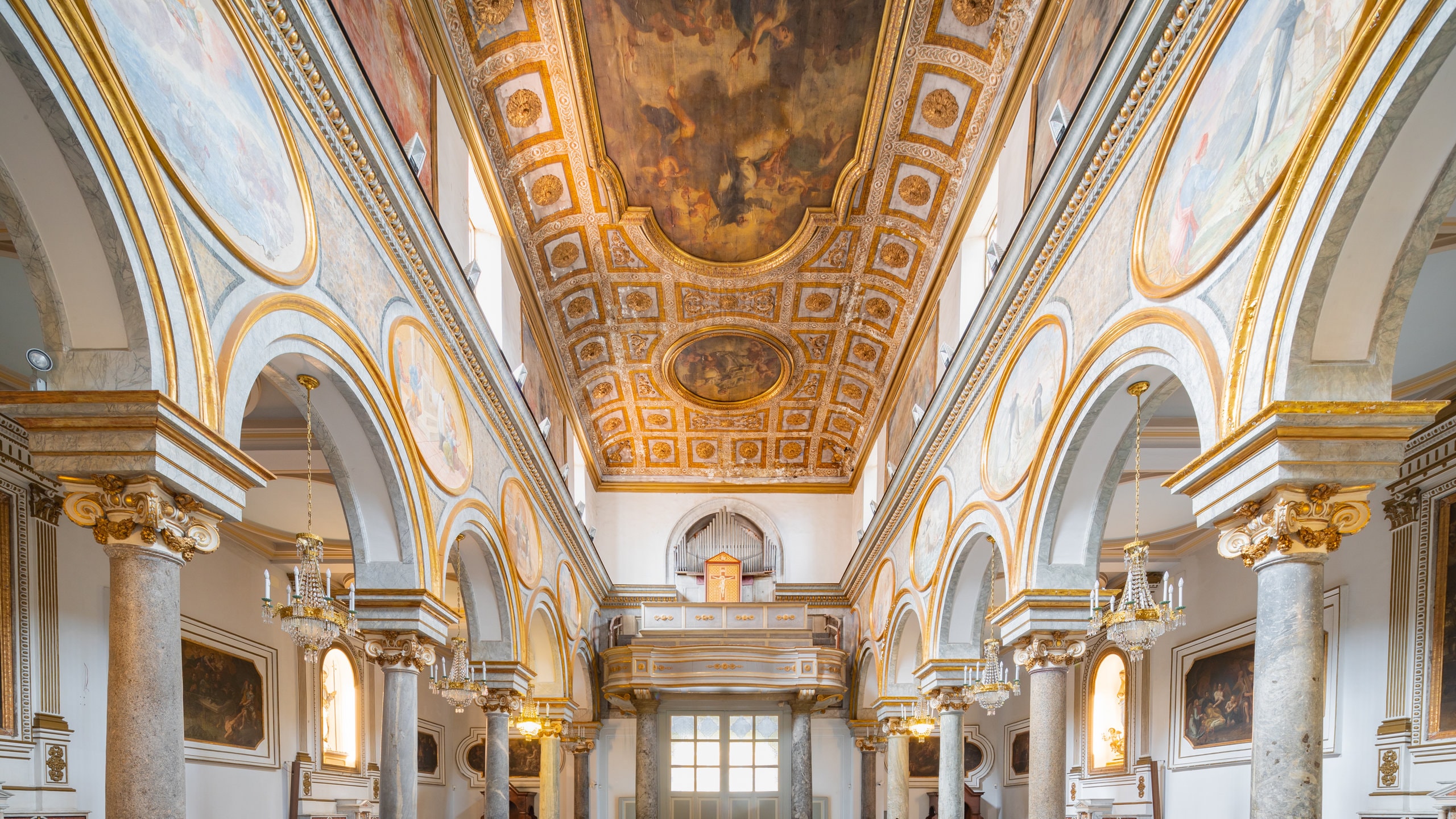 Basilica di Sant\'Antonio which includes a church or cathedral, interior views and heritage elements