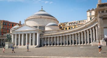 Pontificia Reale Basilica di San Giacomo degli Spagnoli featuring a church or cathedral and heritage architecture