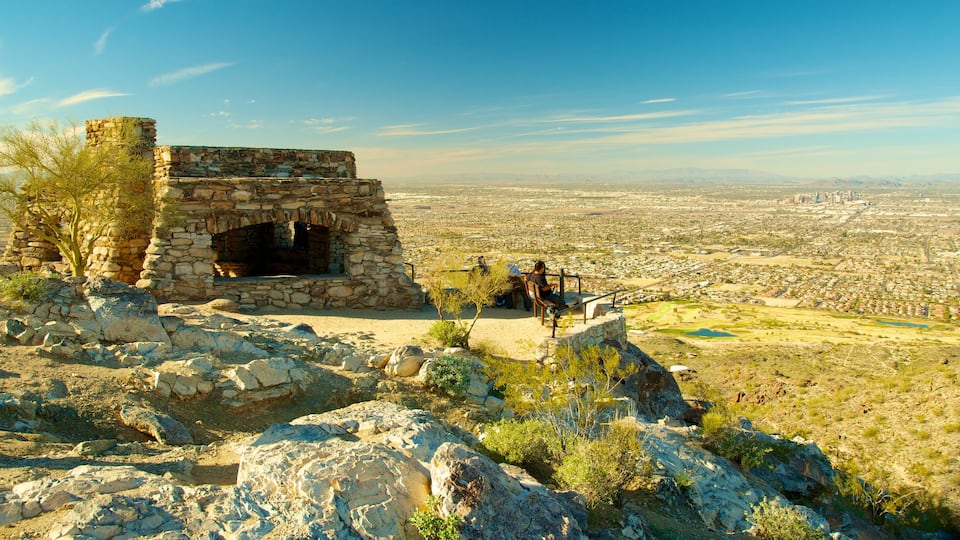 Phoenix showing landscape views, heritage architecture and views