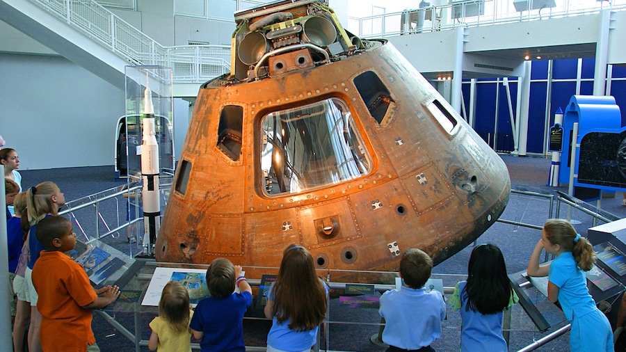 Hampton featuring interior views as well as children