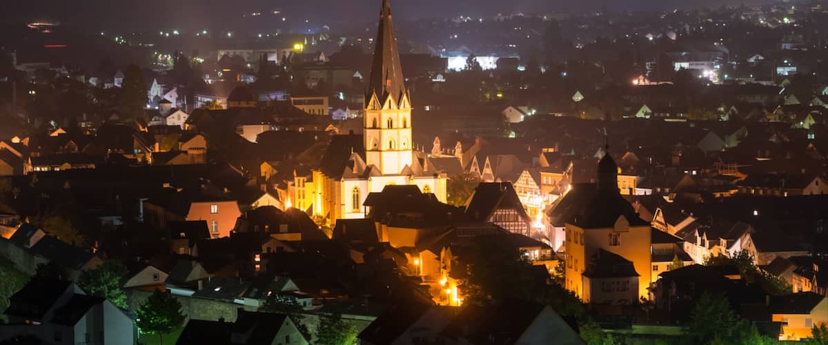 Bad Neuenahr-Ahrweiler mettant en vedette église ou cathédrale, ville et éléments religieux
