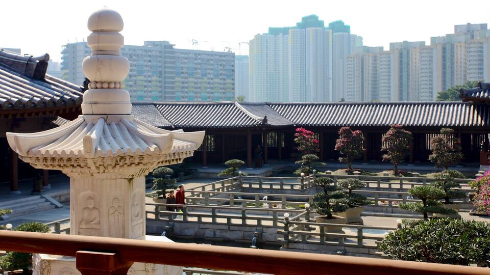 Chi Lin Nunnery which includes a city, a temple or place of worship and heritage architecture