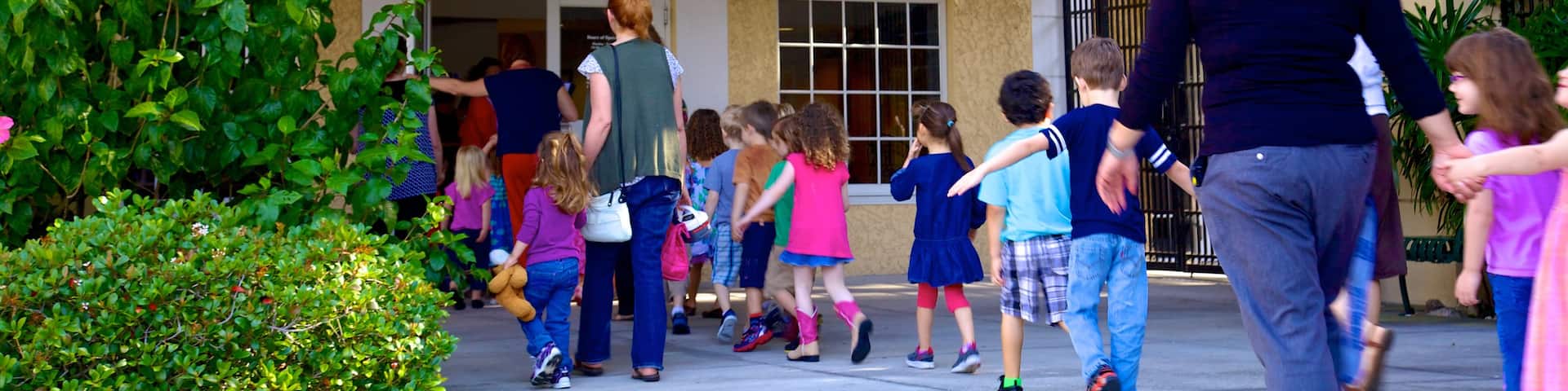 Museo Infantil de las Grandes Exploraciones y también un gran grupo de personas